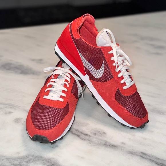 Nike DBREAK DAYBREAK TEAM RED-WHITE-UNIVERSITY RED SZ 10 NWOT - Picture 1 of 5